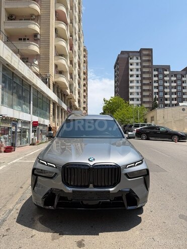 BMW X7-1