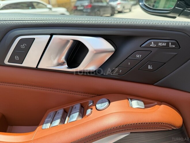 BMW X7-12