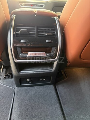 BMW X7-15