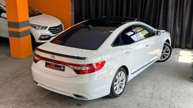 Hyundai Azera-12