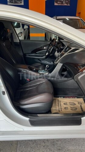 Hyundai Azera-17