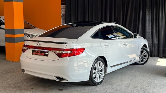 Hyundai Azera-11