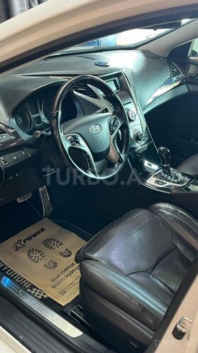 Hyundai Azera-14