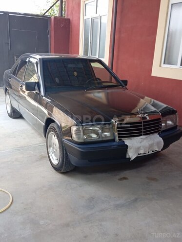 Mercedes 190-1