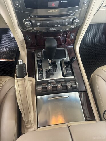 Lexus LX 570-13