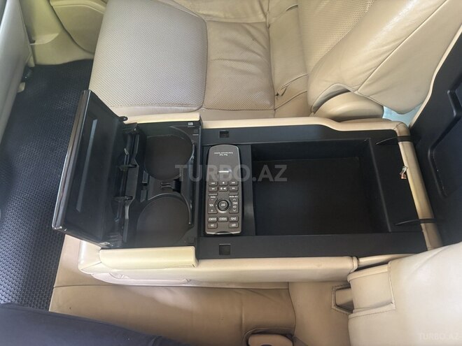 Lexus LX 570-17