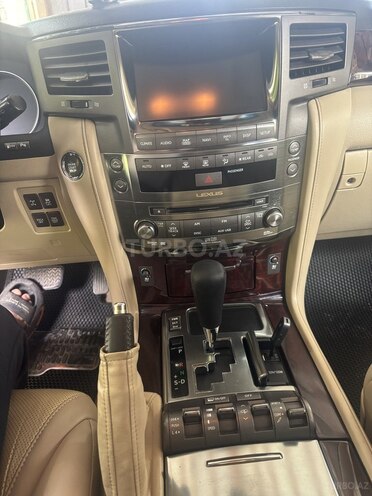 Lexus LX 570-14