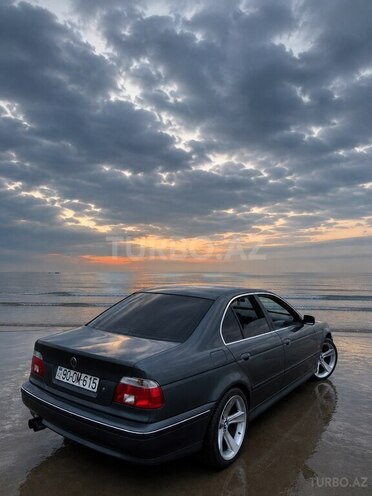 BMW 523-9