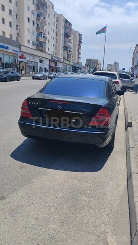 Mercedes E 240-2