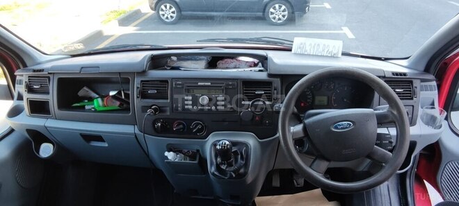 Ford Transit-5