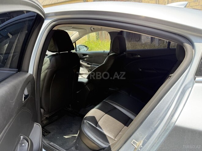 Chevrolet Cruze-5