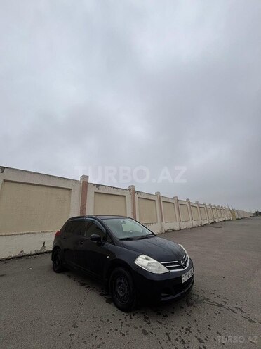 Nissan Tiida-6