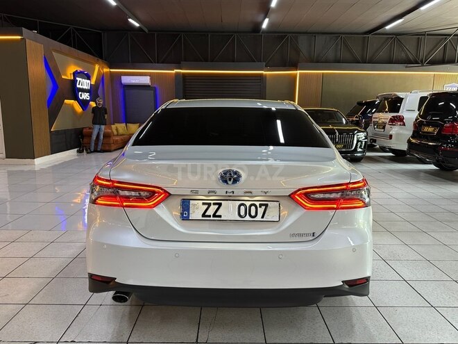 Toyota Camry-6