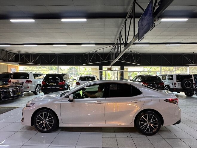 Toyota Camry-9