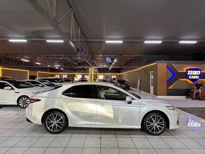 Toyota Camry-11