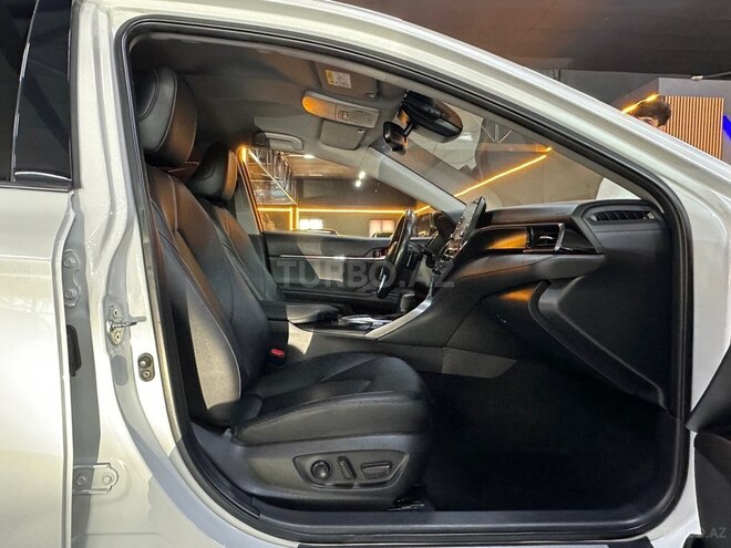 Toyota Camry-18