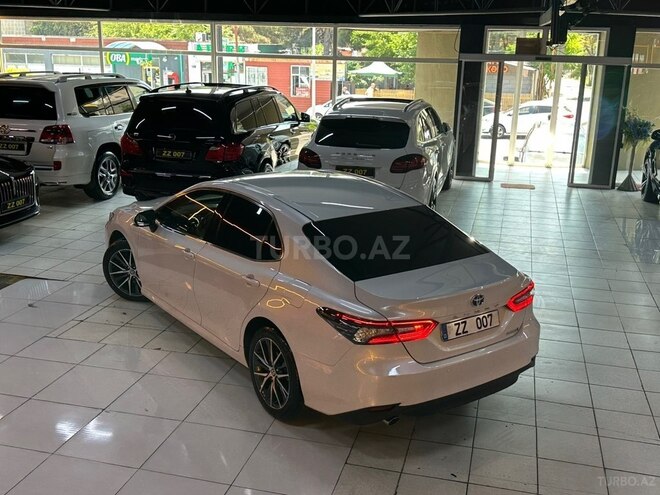 Toyota Camry-12