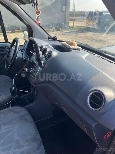 Ford Tourneo Connect-7
