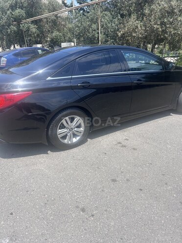 Hyundai Sonata-4