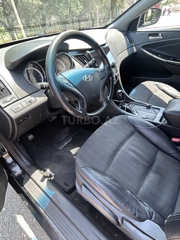 Hyundai Sonata-11