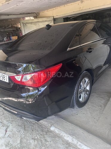 Hyundai Sonata-15