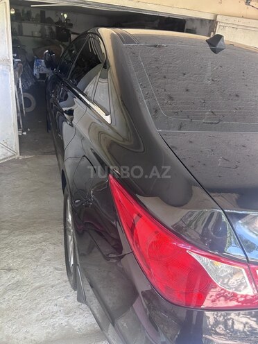 Hyundai Sonata-16