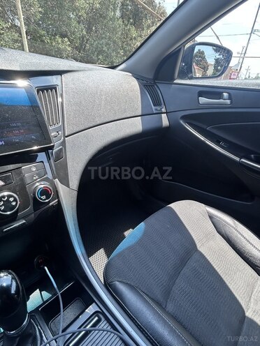 Hyundai Sonata-9