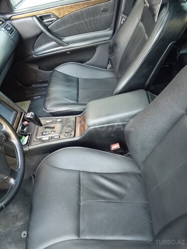 Mercedes E 240-14