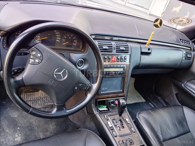 Mercedes E 240-9