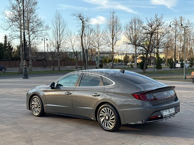 Hyundai Sonata-5
