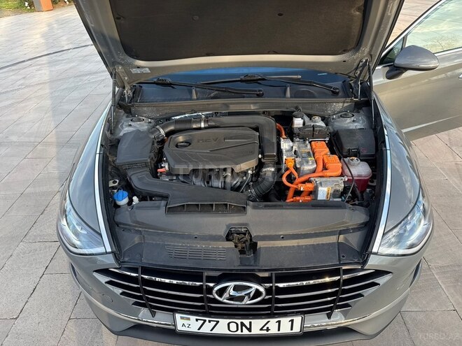 Hyundai Sonata-13