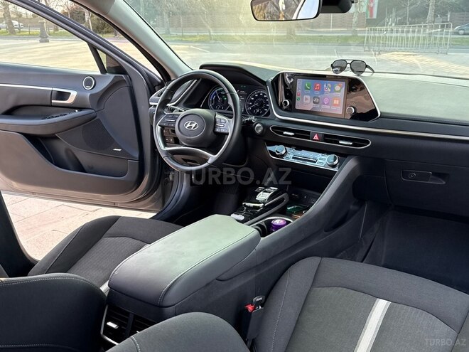 Hyundai Sonata-15