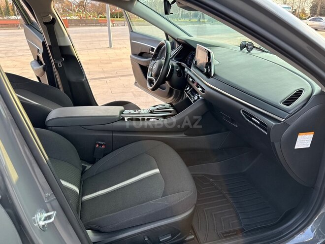 Hyundai Sonata-17