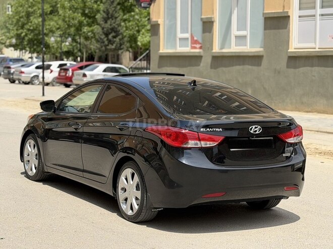 Hyundai Elantra-5