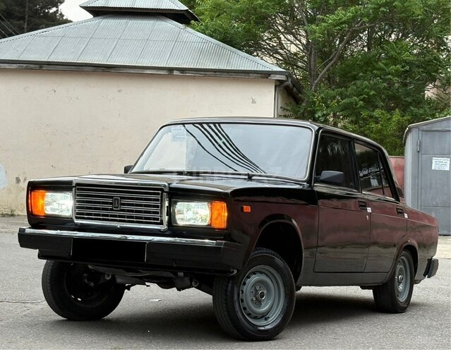 LADA (VAZ) 2107-1