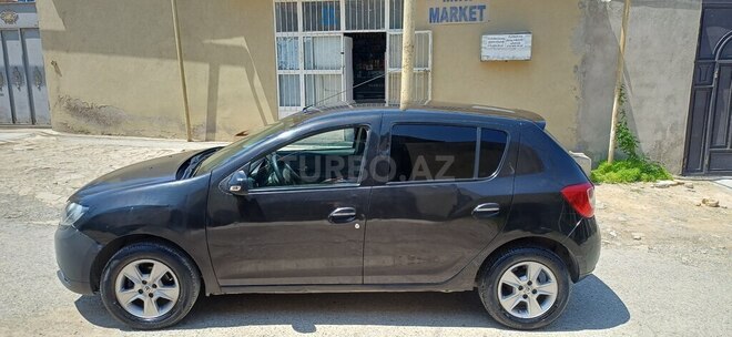 Renault Sandero-4