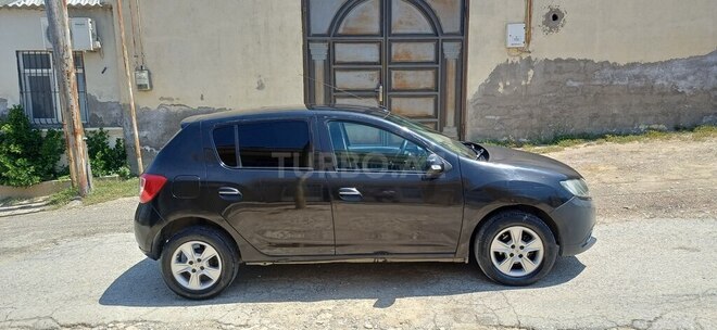 Renault Sandero-5