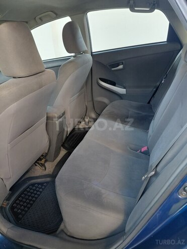 Toyota Prius-7