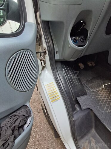 Ford Transit-4