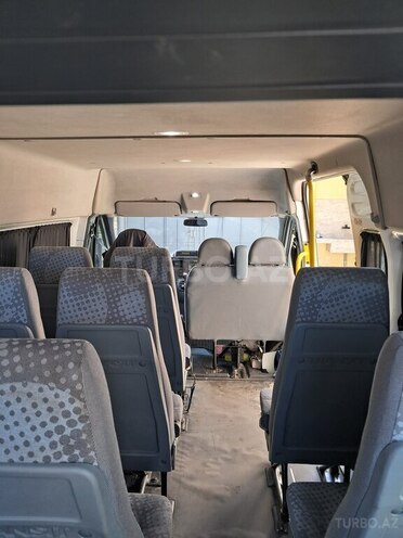 Ford Transit-8
