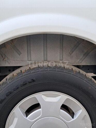 Ford Transit-17