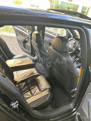 Volkswagen Golf R32-7