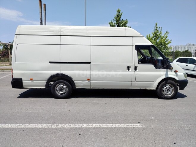Ford Transit-14
