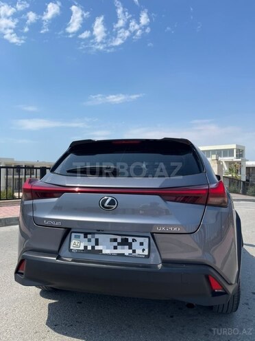 Lexus UX 200-11