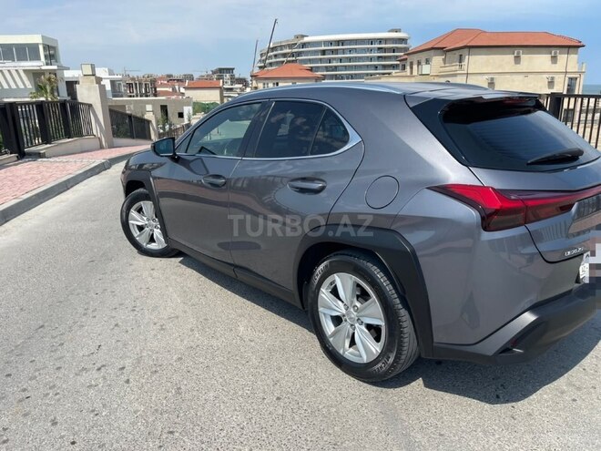 Lexus UX 200-13
