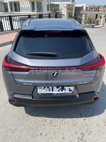 Lexus UX 200-15