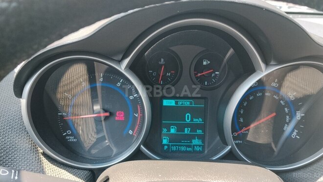 Chevrolet Cruze-11