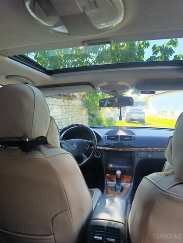 Mercedes E 240-7
