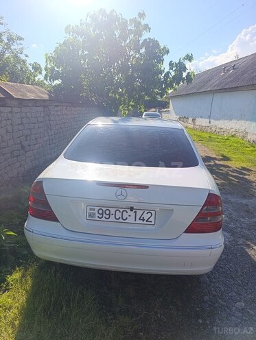 Mercedes E 240-2