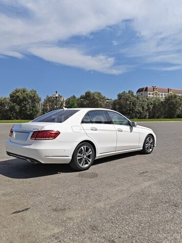 Mercedes E 220-4